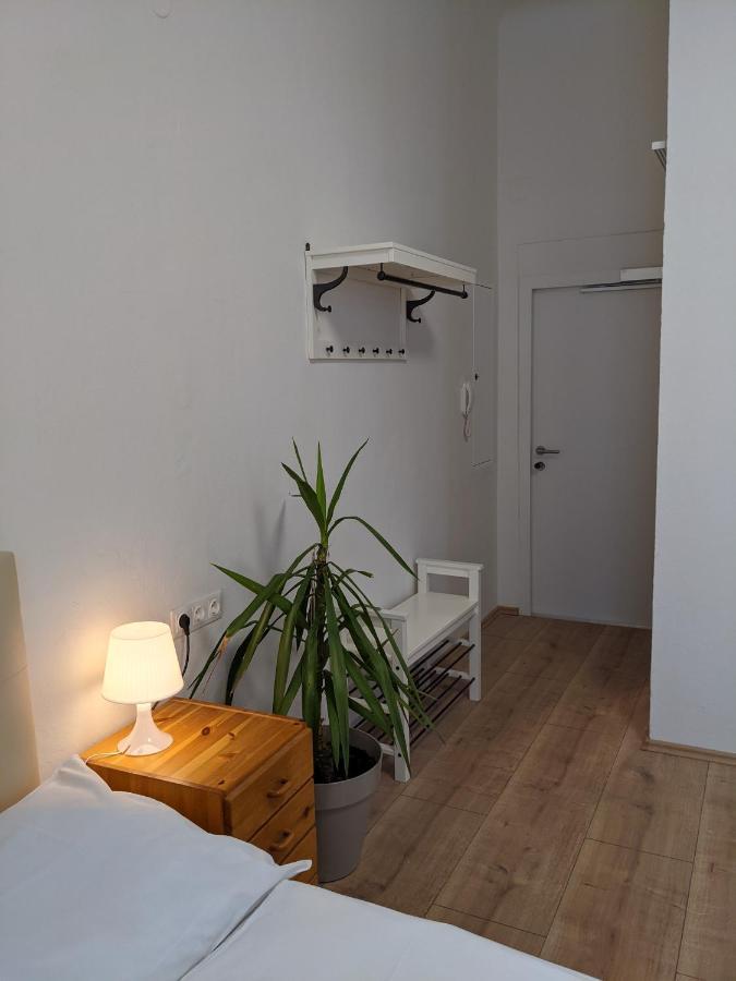 007 Studio Apartment Madrid 30M2 Klagenfurt am Woerthersee Exterior foto